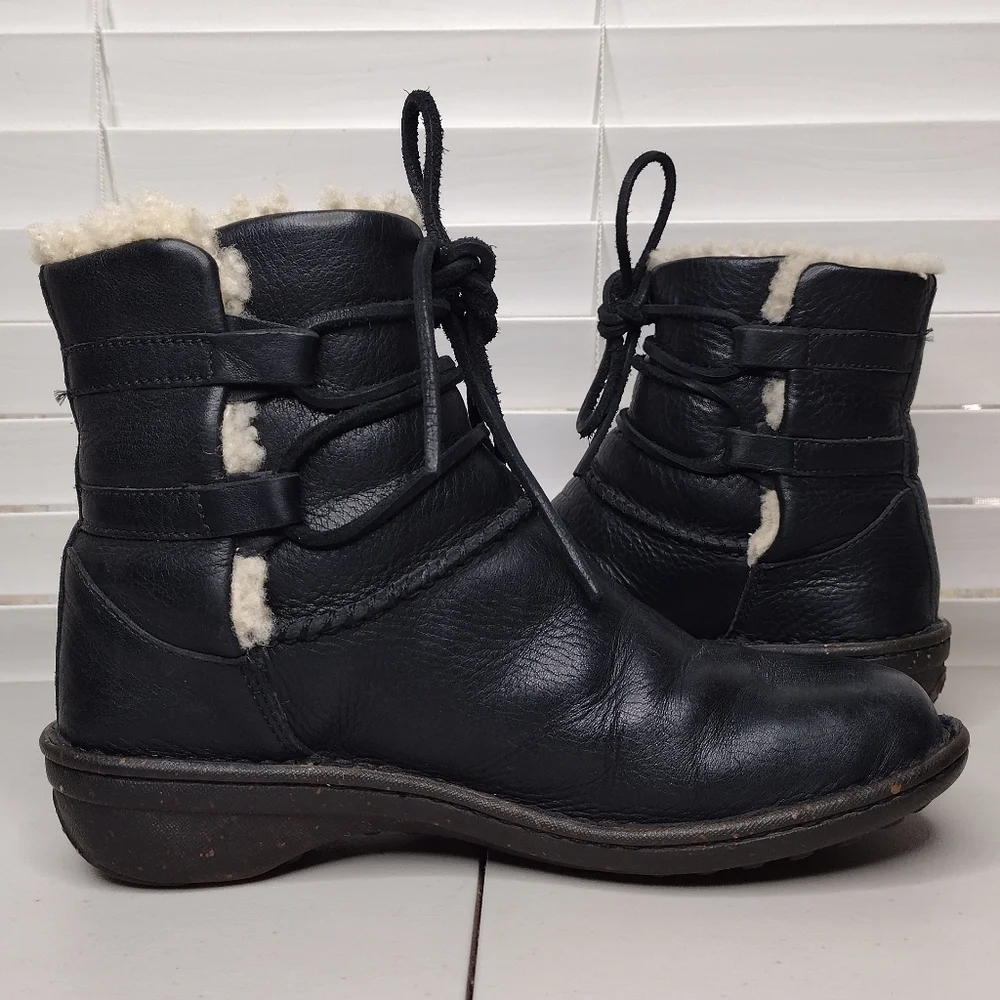 UGG Caspia Black Leather Faux Fur Low Heel Lace Up Winter Boots Sz 7